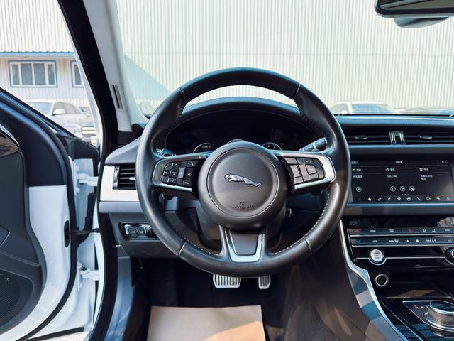 Jaguar XFL Модель 2020 года 2.0T P200 2WD Elite Edition – фото 13