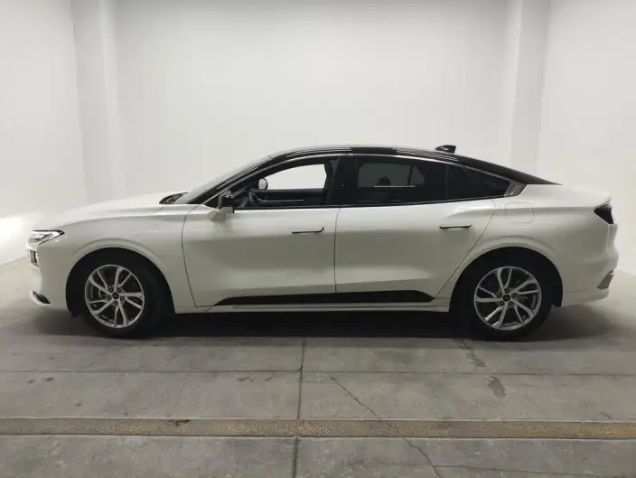 Ford Mondeo 2022 Model Facelift EcoBoost 245 Luxury Model – фото 4