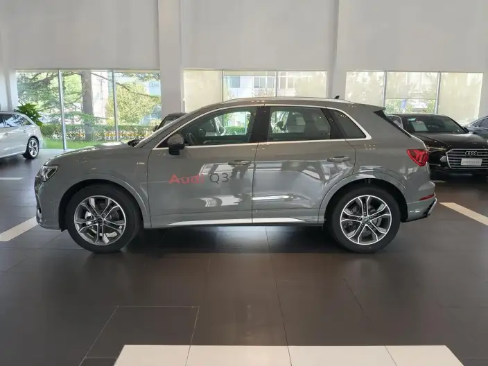 AUDI Q3 2024 Model 40 TFSI Fashion Dynamic Model