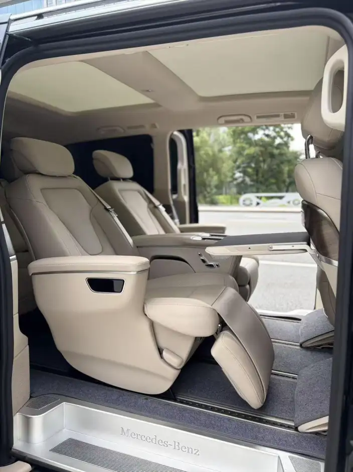 Mercedes-Benz V-Class 2022 Model V 260 Premium Edition – фото 8