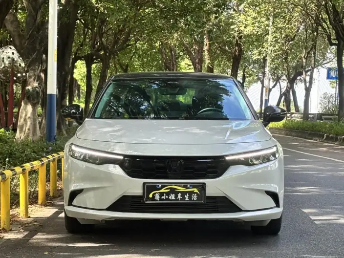 Model Ge 2023 Model 240TURBO CVT Smart Edition – фото 2