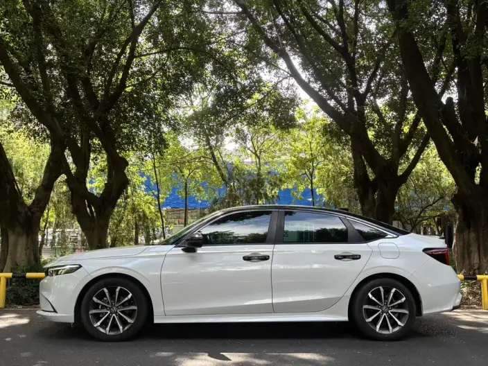 Model Ge 2023 Model 240TURBO CVT Smart Edition – фото 3