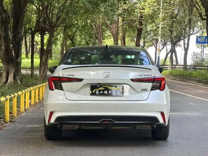 Model Ge 2023 Model 240TURBO CVT Smart Edition – фото 4