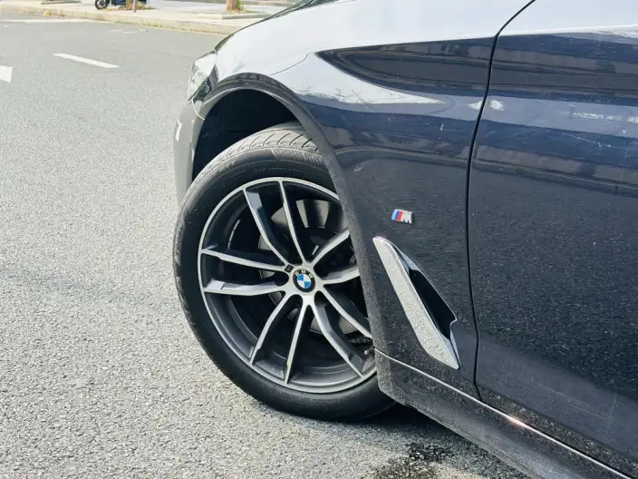BMW 5 Series 2022 Model Facelift II 525Li M Sports Set – фото 5