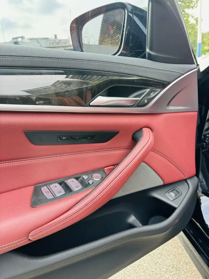 BMW 5 Series 2022 Model Facelift II 525Li M Sports Set – фото 6