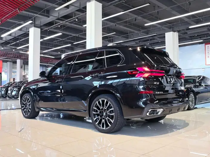 BMW X5 2023 Model xDrive40Li Exclusive Model M Sports Night Set – фото 4