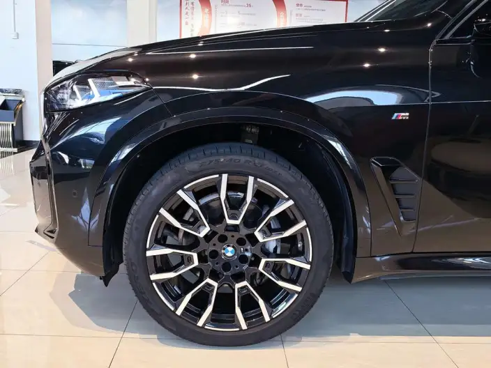 BMW X5 2023 Model xDrive40Li Exclusive Model M Sports Night Set – фото 9