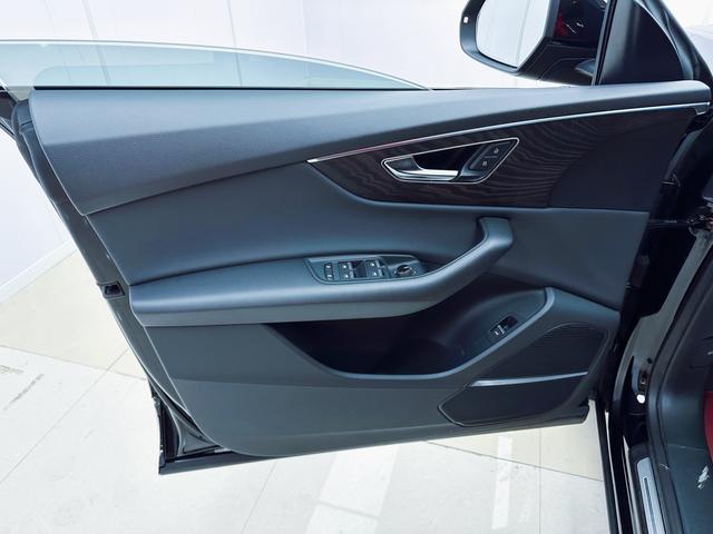 Audi Q8 Модель 2019 года 55 TFSI Luxury Dynamic – фото 20