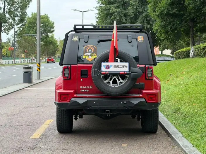 BAIC BJ40 2023 Model 2.0T Automatic 4WD City Hunter Edition Warrior Model – фото 5