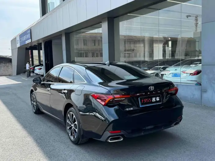 Toyota Avalon 2023 Model 2.0L CVT Deluxe Edition