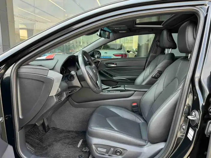 Toyota Avalon 2023 Model 2.0L CVT Deluxe Edition – фото 8