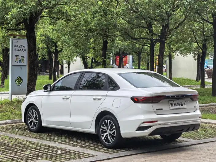 Geely Emgrand 2023 Model No. 4 Gen Champion Edition 1.5L Manual Luxury Model – фото 5