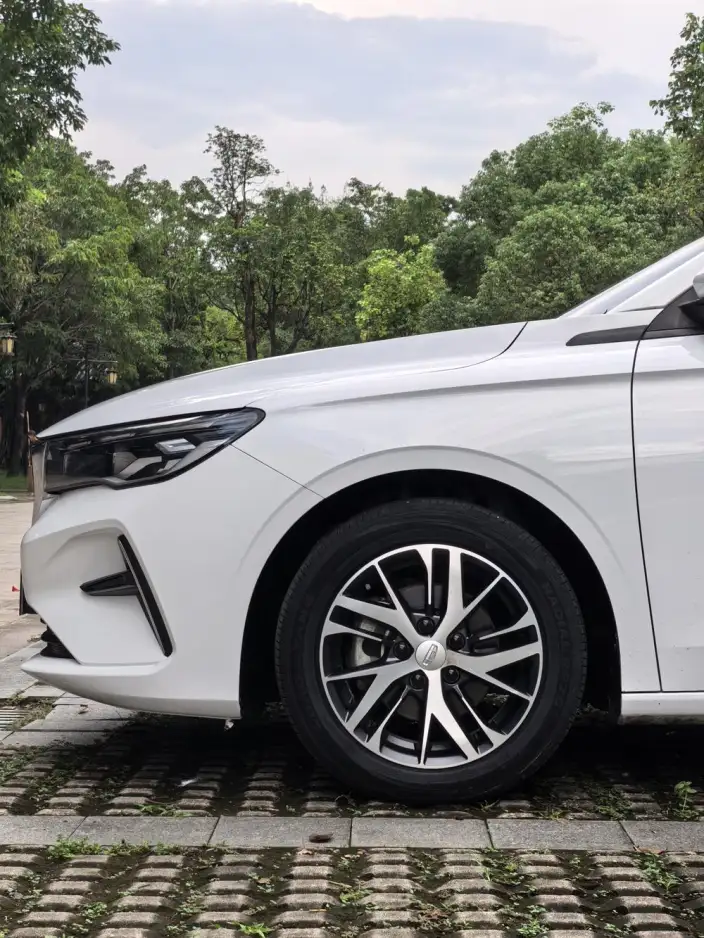 Geely Emgrand 2023 Model No. 4 Gen Champion Edition 1.5L Manual Luxury Model – фото 10