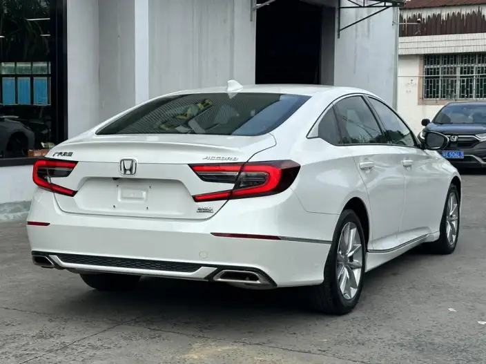 Honda Accord 2022 Model 260TURBO Deluxe Edition – фото 6