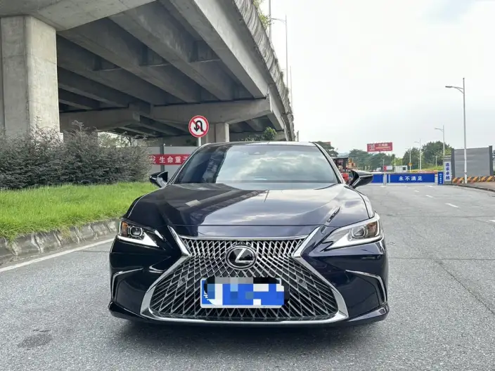 Lexus ES 2022 Model 200 Superior Edition