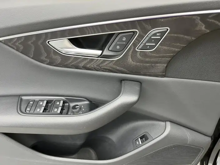 Audi Q8 2022 Model 55 TFSI Luxury Dynamic Model – фото 8