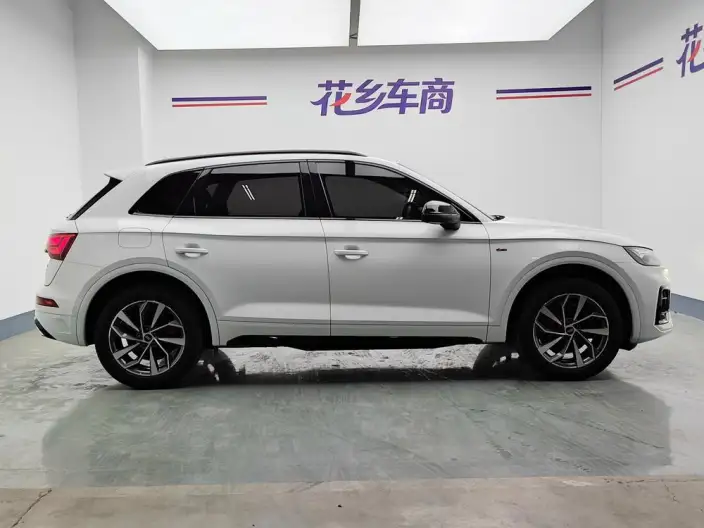 Audi Q5L 2023 Model 40T Luxury Dynamic Model – фото 8