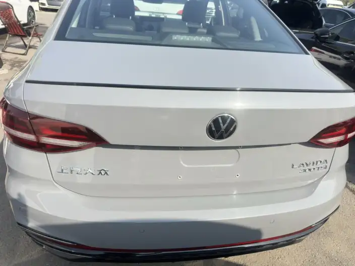 Volkswagen Lavida 2023 Model 300TSI DSG Starry Sky Yongyi Edition – фото 7