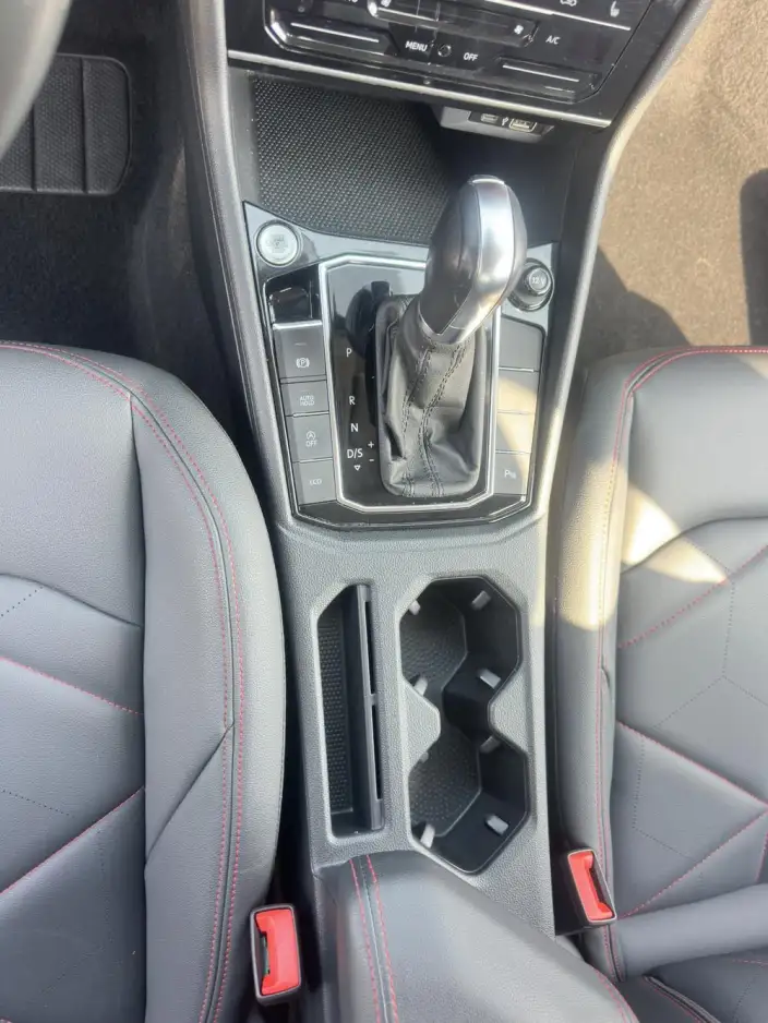 Volkswagen Lavida 2023 Model 300TSI DSG Starry Sky Yongyi Edition – фото 10