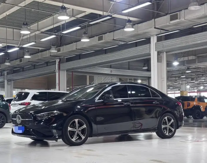 Mercedes-Benz A-class 2023 Model A 200 L Sports sedan Fashion Edition