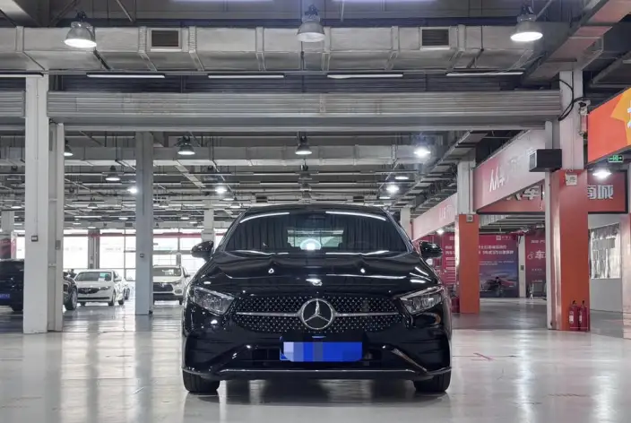 Mercedes-Benz A-class 2023 Model A 200 L Sports sedan Fashion Edition