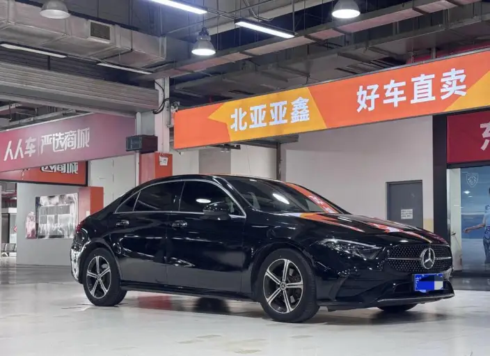 Mercedes-Benz A-class 2023 Model A 200 L Sports sedan Fashion Edition