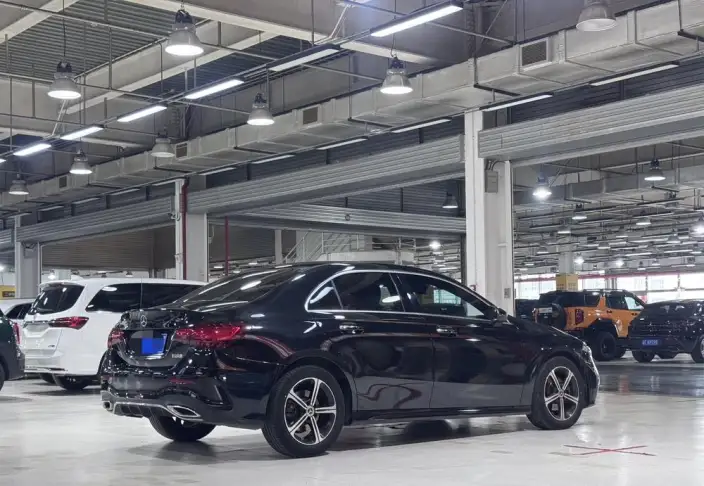 Mercedes-Benz A-class 2023 Model A 200 L Sports sedan Fashion Edition – фото 6