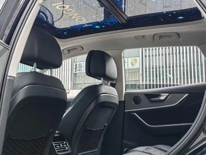 Hongqi HS5 2023 Model 2.0T 4WD Flag Xiang Pro Edition – фото 7