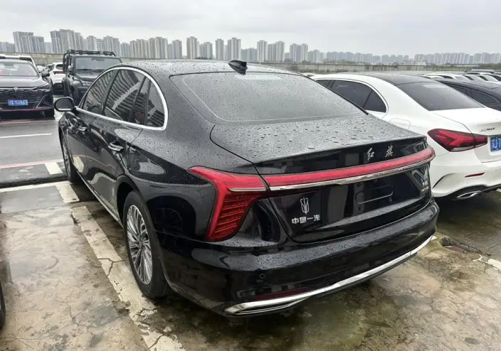Hongqi H5 2023 Model 2.0T Automatic Flag Enjoy Edition