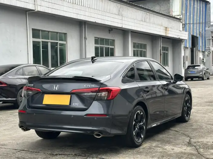 Honda Civic 2022 Model 240TURBO CVT Combustion Edition – фото 6