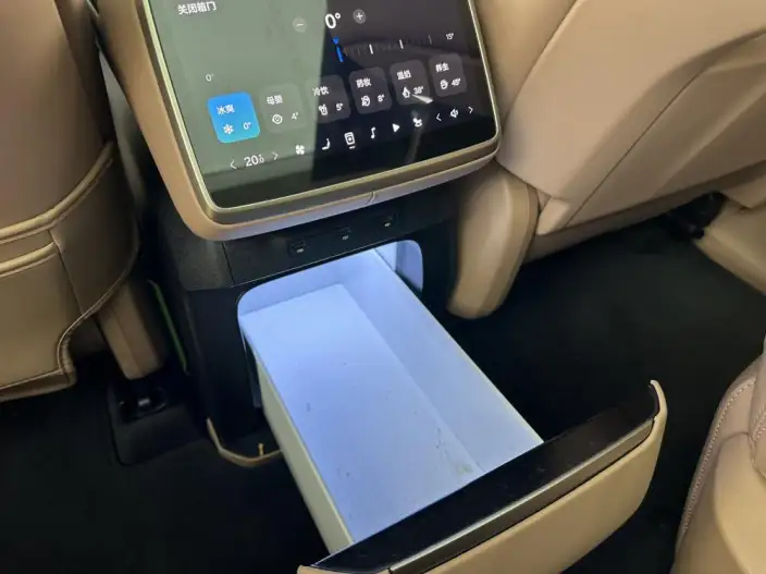 ONVO L90 2025 Model VI seat Edition Ultra – фото 10