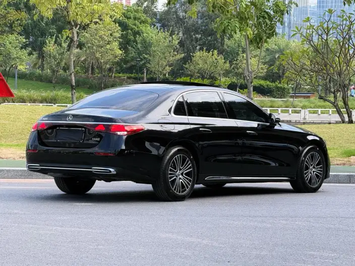 Mercedes-Benz E-Class 2024 Model E 260 L sedan – фото 7