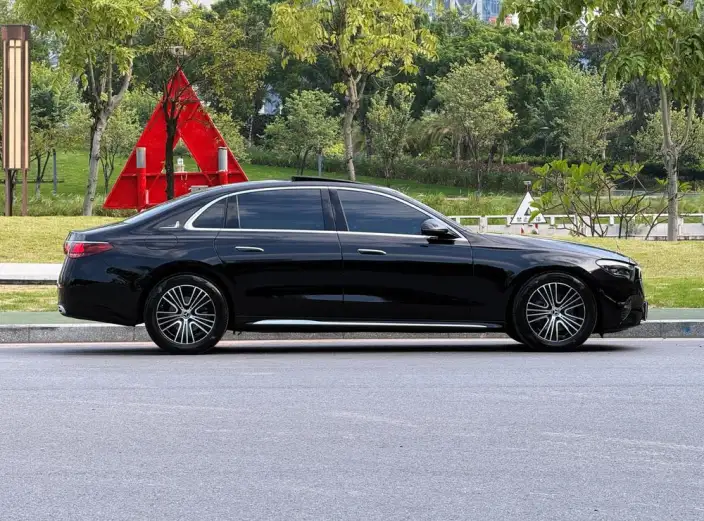 Mercedes-Benz E-Class 2024 Model E 260 L sedan – фото 8