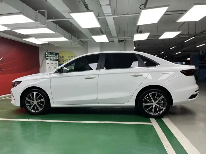 Geely Emgrand 2023 Model No. 4 Gen Champion Edition 1.5L CVT Noble Model – фото 4