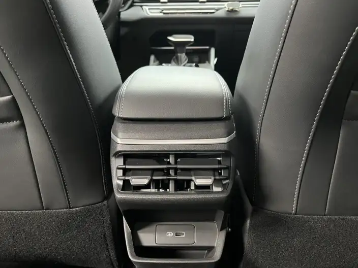 Geely Emgrand 2023 Model No. 4 Gen Champion Edition 1.5L CVT Noble Model – фото 8