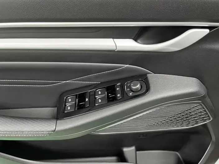 Geely Emgrand 2023 Model No. 4 Gen Champion Edition 1.5L CVT Noble Model – фото 9