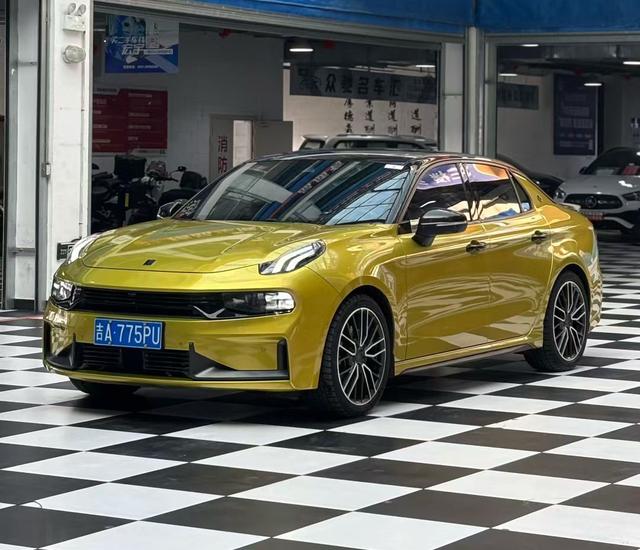 Lynk & Co 03+ 2022 2.0TD Automatic Yufeng – фото 1