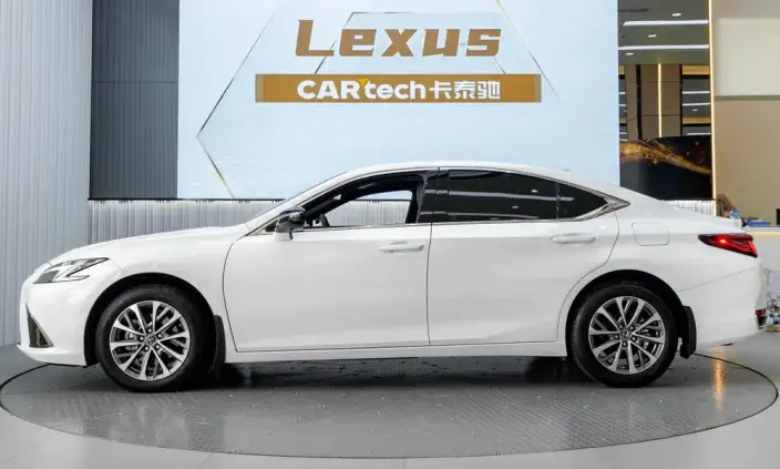 Lexus ES 2025 Model 200 Premium