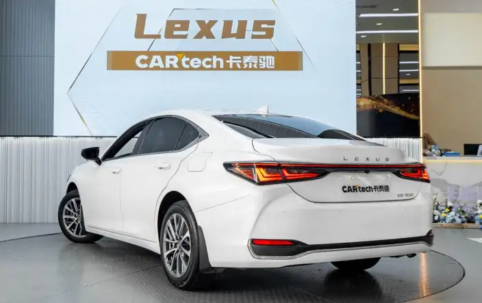 Lexus ES 2025 Model 200 Premium