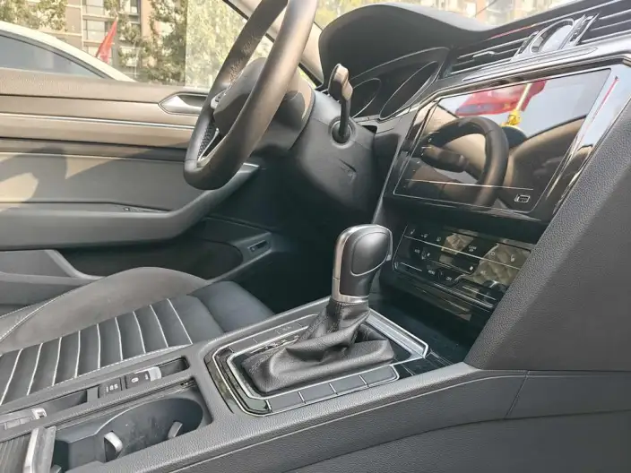 Volkswagen Magotan 2021 Model 330TSI DSG 30th Anniversary Memorial Edition – фото 8