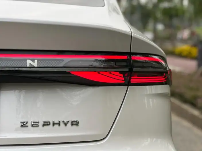 Lincoln Z 2022 Model Facelift i Cool Zunya Edition – фото 6