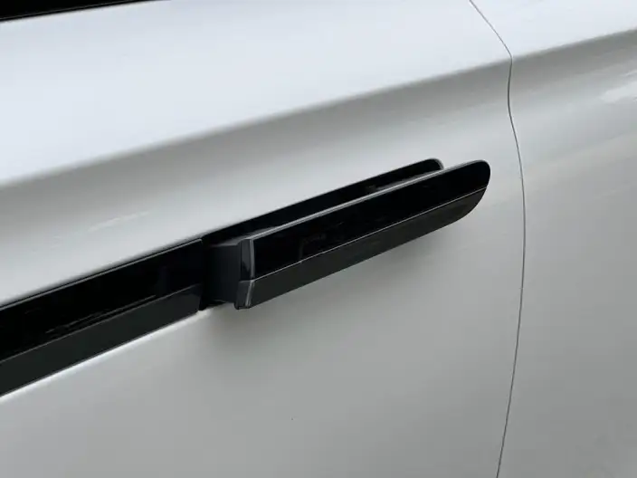 Lincoln Z 2022 Model Facelift i Cool Zunya Edition – фото 7