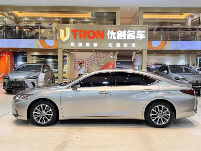 Lexus ES 2022 Model 200 Superior Edition