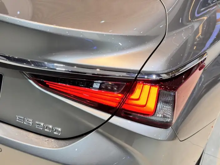Lexus ES 2022 Model 200 Superior Edition – фото 7