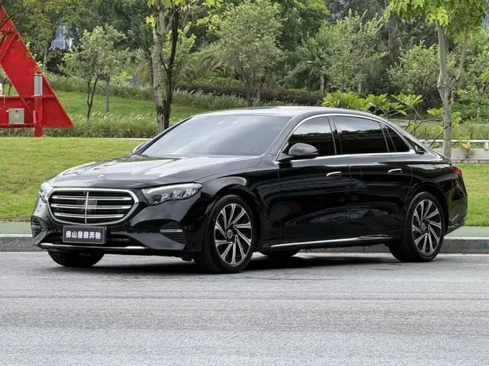Mercedes-Benz E-Class 2024 Model E 300 L Luxury Model sedan – фото 1