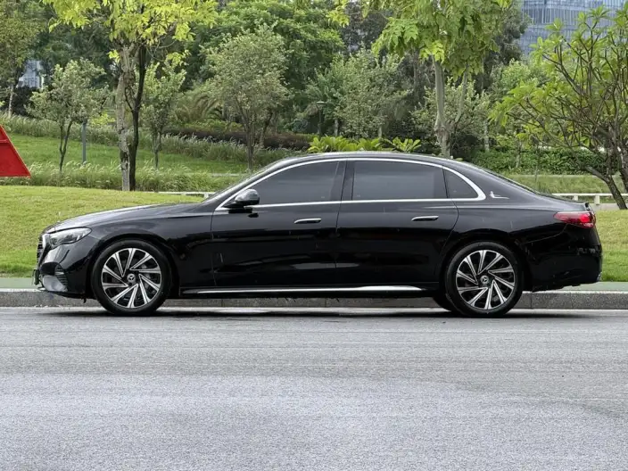 Mercedes-Benz E-Class 2024 Model E 300 L Luxury Model sedan – фото 4