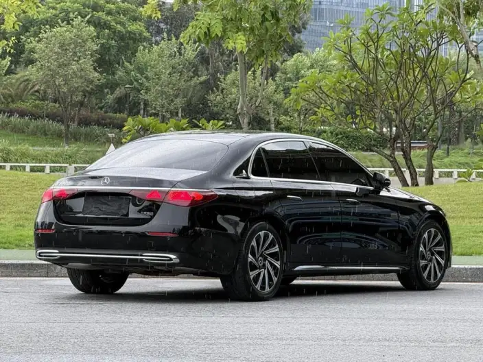 Mercedes-Benz E-Class 2024 Model E 300 L Luxury Model sedan – фото 7