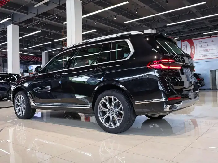 BMW X7 2024 Model xDrive40i Leading Model Luxury Set 7 seat – фото 4
