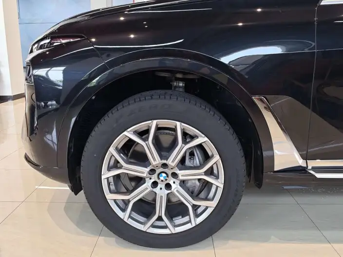 BMW X7 2024 Model xDrive40i Leading Model Luxury Set 7 seat – фото 10
