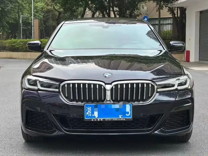 BMW 5 Series 2023 Model 530Li Leading Model M Sports Set – фото 2